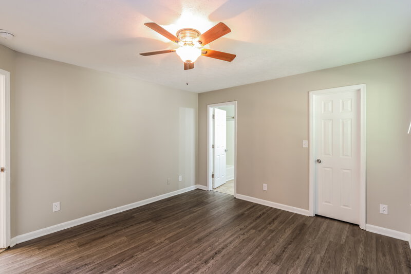 1,880/Mo, 11107 Meadow Chase Ct Louisville, KY 40229 Main Bedroom View