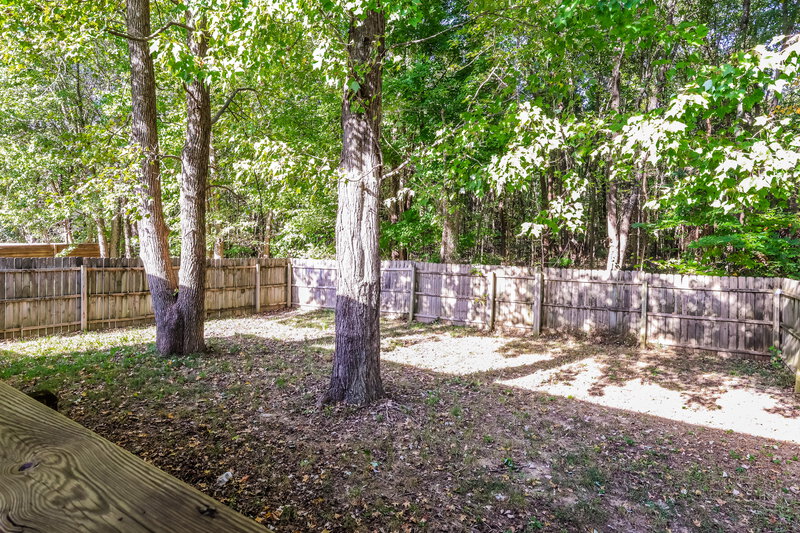 1,880/Mo, 11107 Meadow Chase Ct Louisville, KY 40229 Rear View 2