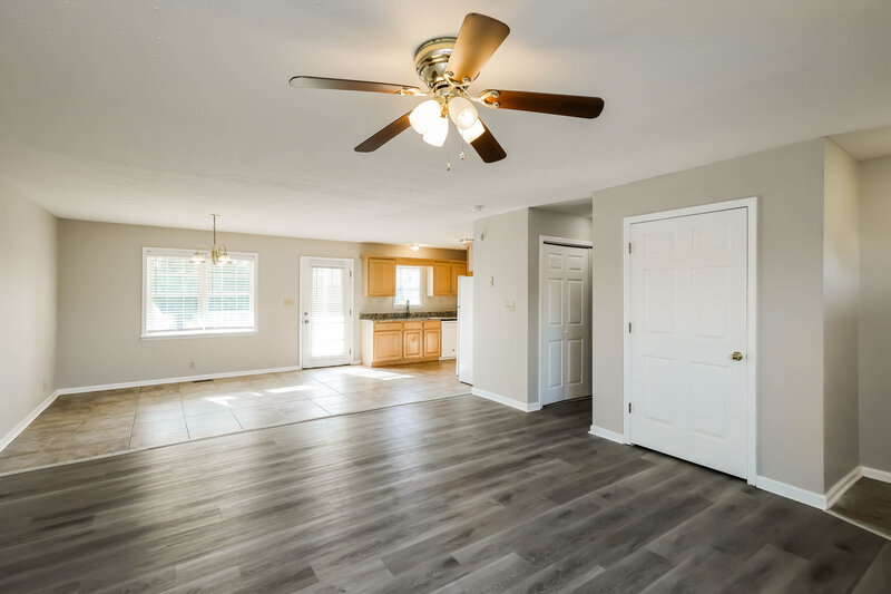 1,675/Mo, 291 Agin Way Milton, KY 40045 Living Room View 2