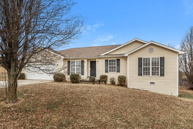 1,505/Mo, 90 Hillwood Dr Milton, KY 40045 Front View