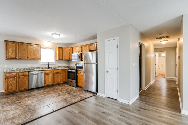 1,505/Mo, 90 Hillwood Dr Milton, KY 40045 Living Room View