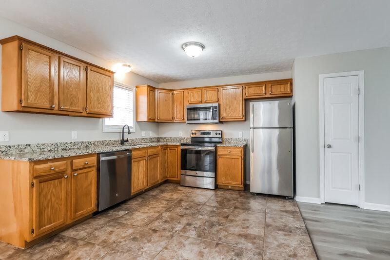 1,505/Mo, 90 Hillwood Dr Milton, KY 40045 Kitchen View