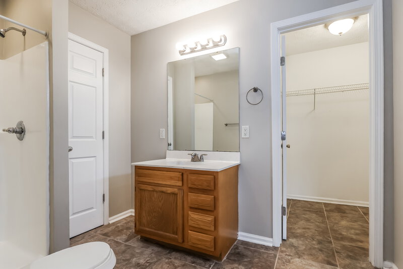 1,505/Mo, 90 Hillwood Dr Milton, KY 40045 Main Bathroom View