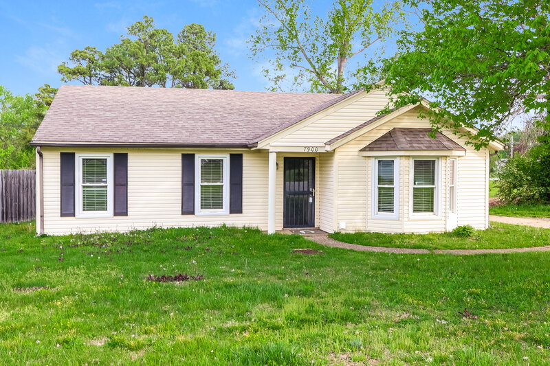 1,770/Mo, 7900 Rochelle Rd Louisville, KY 40228 Front View
