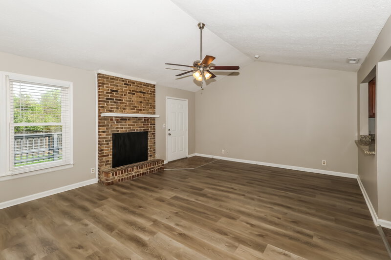 1,770/Mo, 7900 Rochelle Rd Louisville, KY 40228 Living Room View