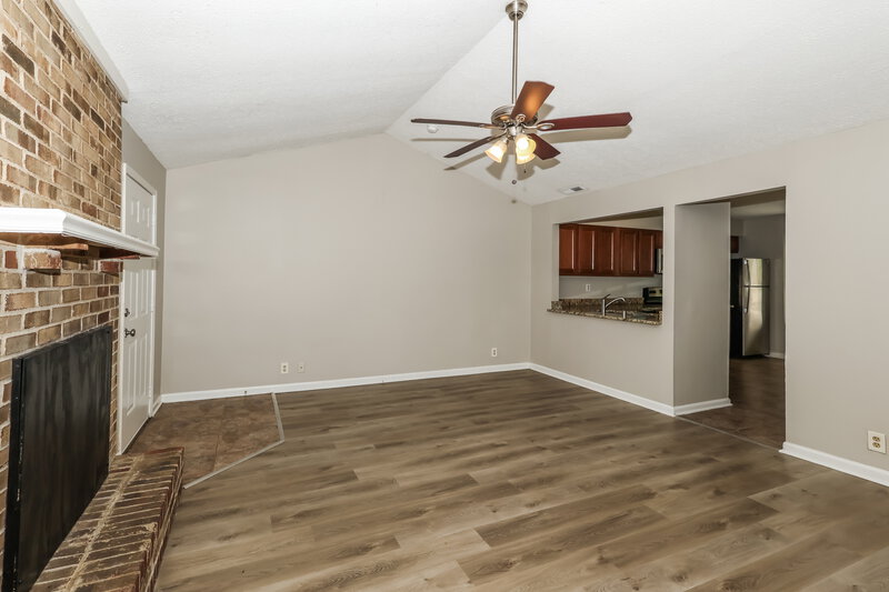 1,770/Mo, 7900 Rochelle Rd Louisville, KY 40228 Living Room View 2