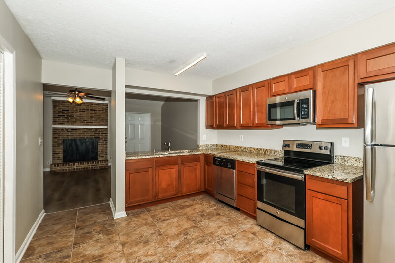 1,770/Mo, 7900 Rochelle Rd Louisville, KY 40228 Kitchen View 2