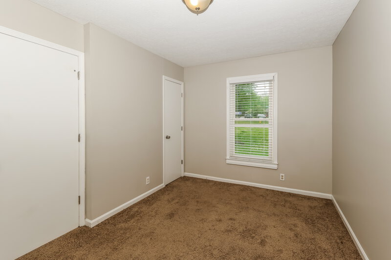 1,770/Mo, 7900 Rochelle Rd Louisville, KY 40228 Bedroom View 2