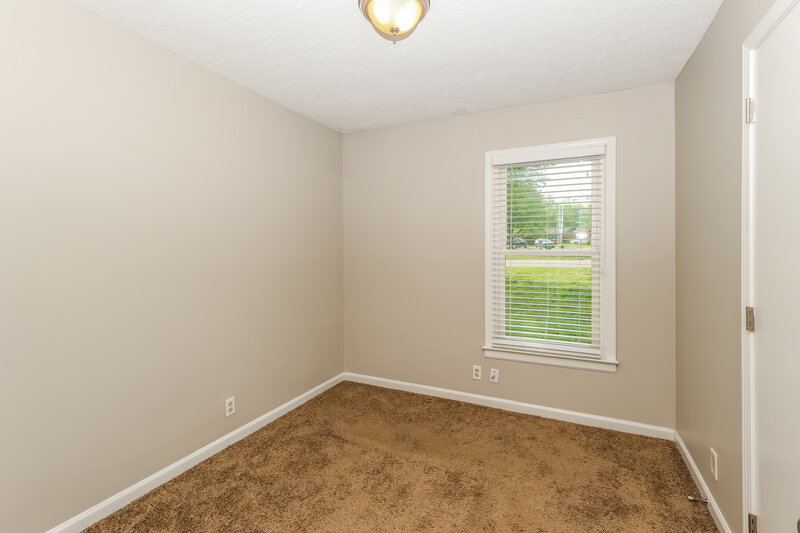 1,770/Mo, 7900 Rochelle Rd Louisville, KY 40228 Bedroom View 3