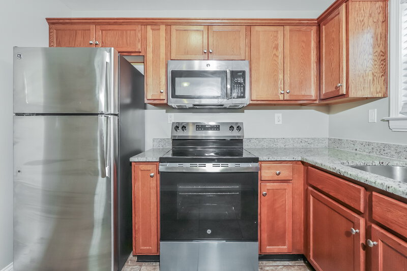 1,845/Mo, 1818 Jefferson Ave Louisville, KY 40242 Kitchen View 2