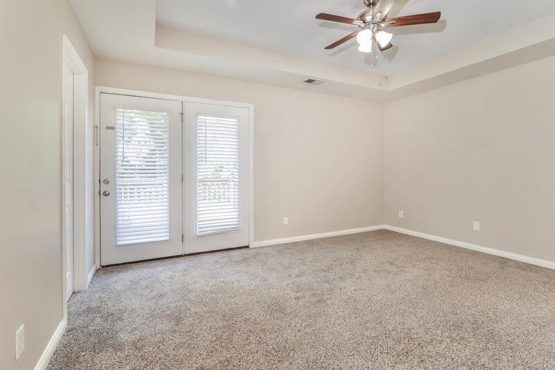 1,845/Mo, 1818 Jefferson Ave Louisville, KY 40242 Main Bedroom View