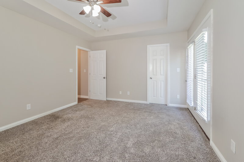 1,845/Mo, 1818 Jefferson Ave Louisville, KY 40242 Main Bedroom View 2