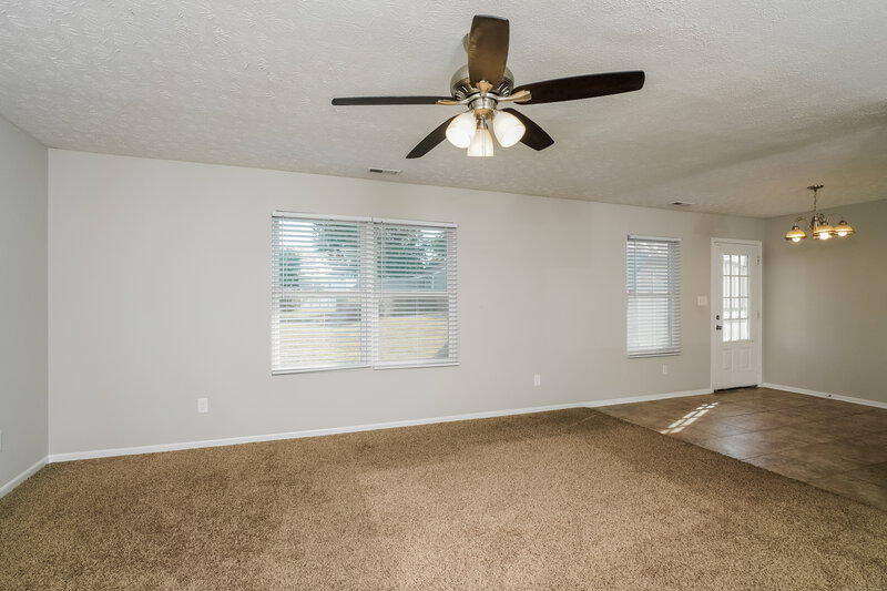1,680/Mo, 6536 Hunters Chase Ln Louisville, KY 40258 Living Room View