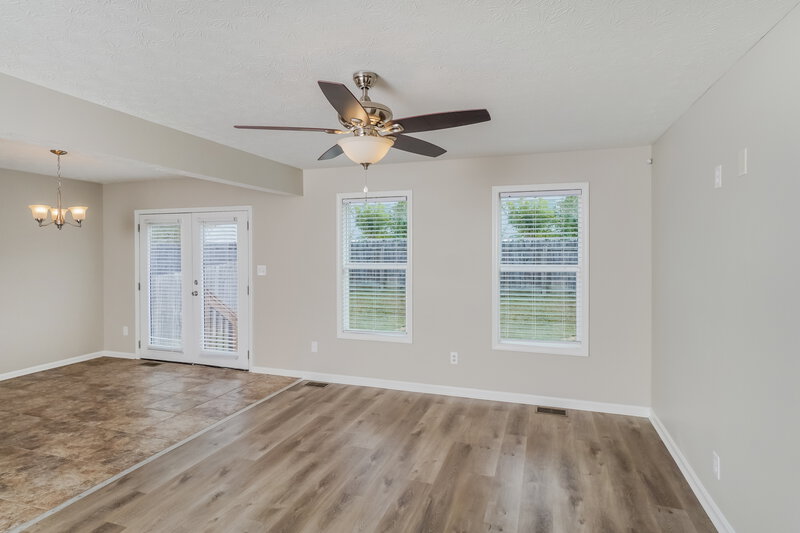1,630/Mo, 9906 Brooks Bend Rd Louisville, KY 40258 Living Room View