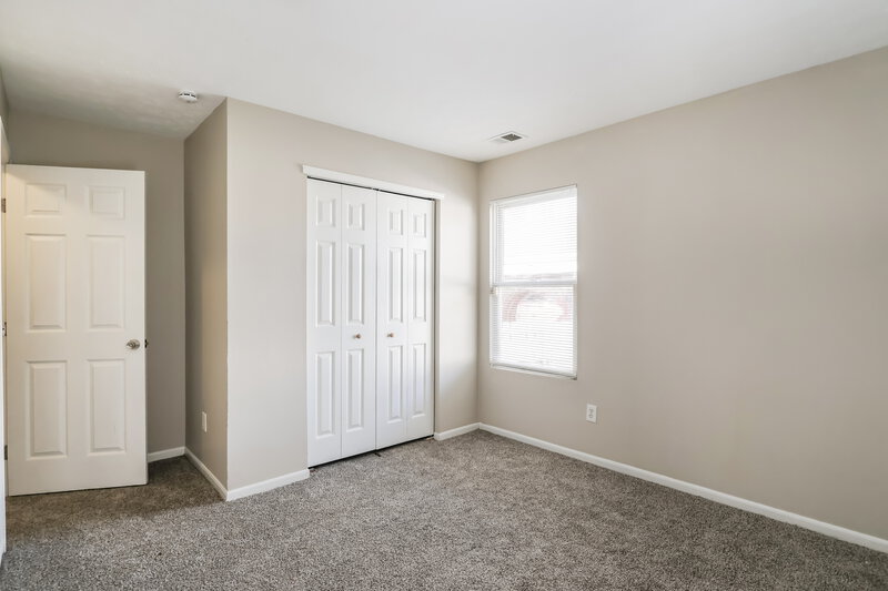 1,645/Mo, 6321 Maravian Dr Louisville, KY 40258 Bedroom View 2