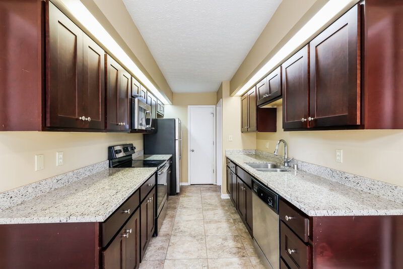 1,345/Mo, 1914 Arboro Pl Louisville, KY 40220 Kitchen View