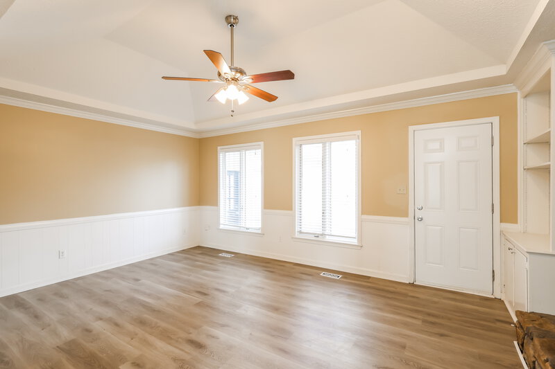 1,345/Mo, 1914 Arboro Pl Louisville, KY 40220 Family Room View