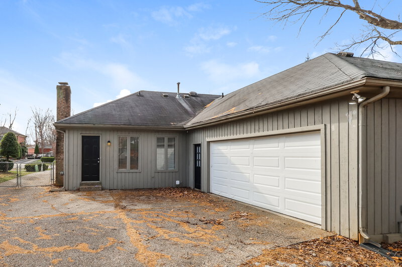 1,345/Mo, 1914 Arboro Pl Louisville, KY 40220 Rear View