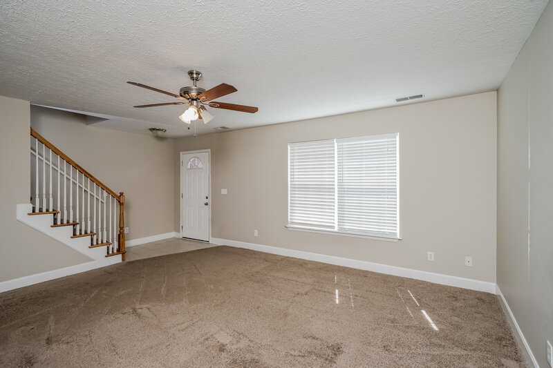 1,860/Mo, 4807 Arroyo Trail Louisville, KY 40229 Living Room View 4
