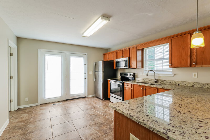1,735/Mo, 9407 Brown Austin Rd Fairdale, KY 40118 Kitchen View 3