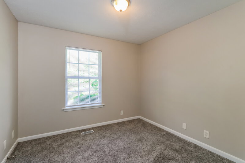 1,735/Mo, 9407 Brown Austin Rd Fairdale, KY 40118 Bedroom View