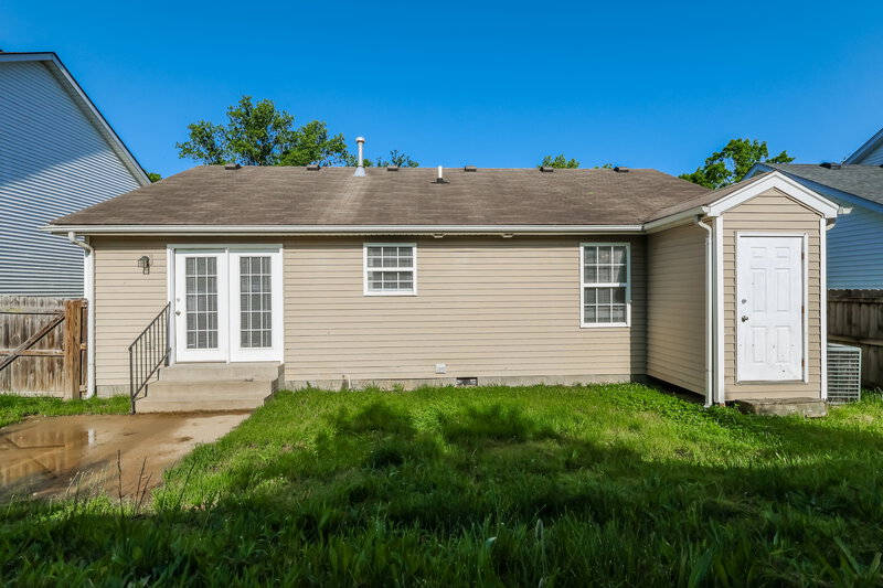 1,735/Mo, 9407 Brown Austin Rd Fairdale, KY 40118 Rear View