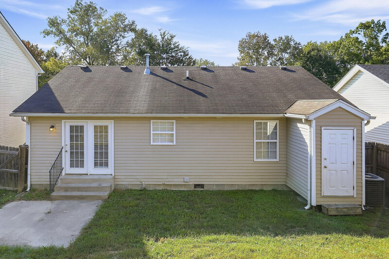 1,655/Mo, 9407 Brown Austin Rd Fairdale, KY 40118 Rear View