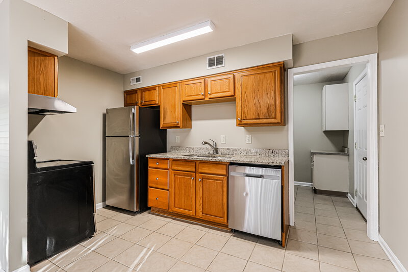 1,435/Mo, 3702 Blue Creek Ct Louisville, KY 40229 Kitchen View