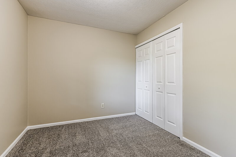 1,435/Mo, 3702 Blue Creek Ct Louisville, KY 40229 Bedroom View 3