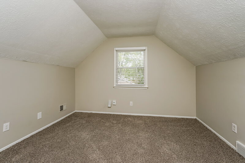 1,605/Mo, 2402 Parliament Ct Louisville, KY 40272 Bedroom View 2