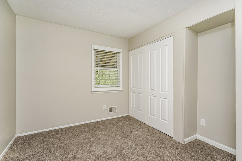1,605/Mo, 2402 Parliament Ct Louisville, KY 40272 Bedroom View 3