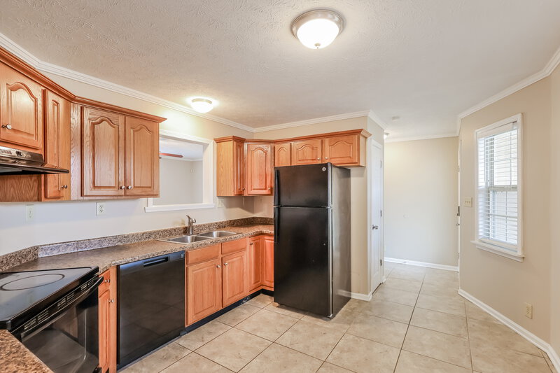 1,570/Mo, 173 Agin Way Milton, KY 40045 Kitchen View