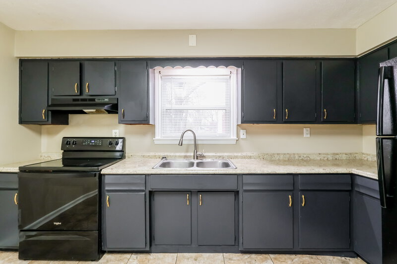1,845/Mo, 1123 Clay Ave Louisville, KY 40219 Kitchen View 2