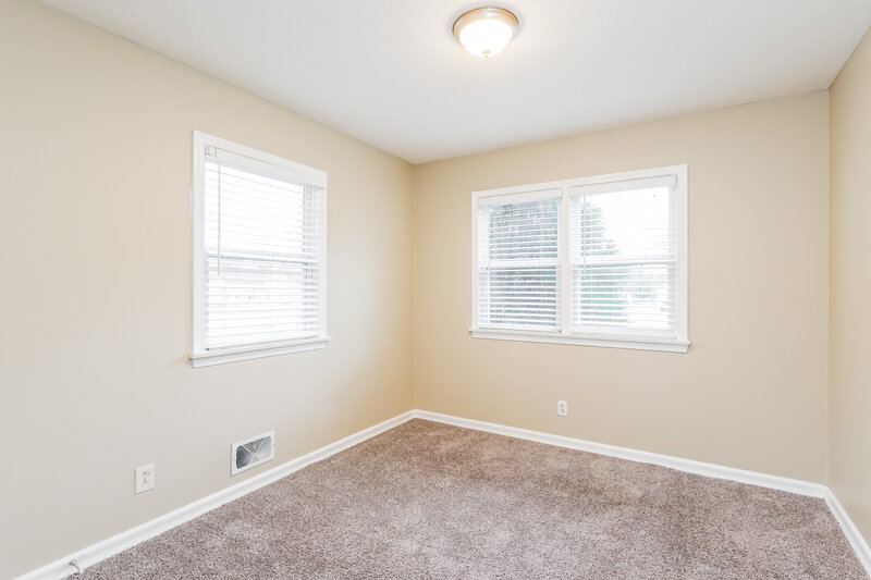1,845/Mo, 1123 Clay Ave Louisville, KY 40219 Bedroom View 2