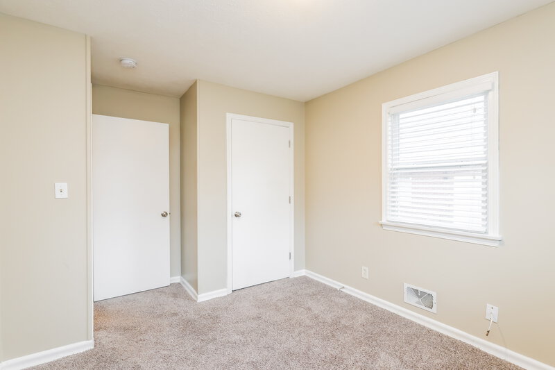 1,845/Mo, 1123 Clay Ave Louisville, KY 40219 Bedroom View 3