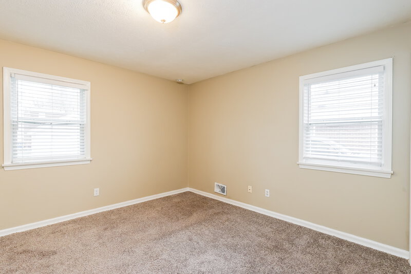 1,845/Mo, 1123 Clay Ave Louisville, KY 40219 Bedroom View 4