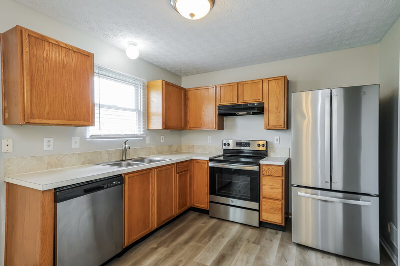1,705/Mo, 6514 Hunters Creek Blvd Louisville, KY 40258 Kitchen View