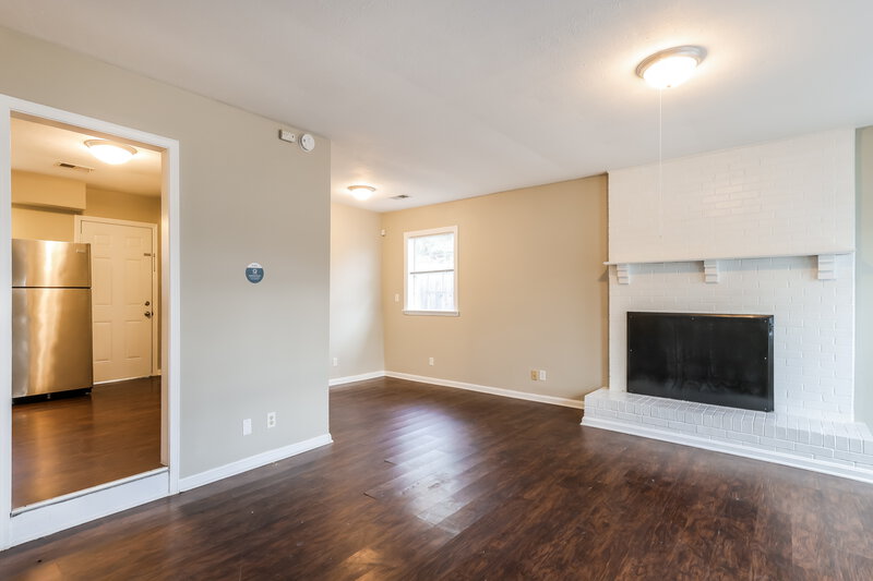 1,600/Mo, 6406 Fernview Rd Louisville, KY 40291 Living Room View