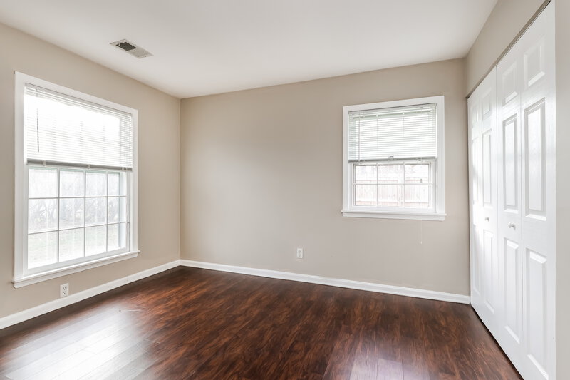 1,600/Mo, 6406 Fernview Rd Louisville, KY 40291 Bedroom View 2