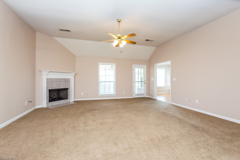 2,130/Mo, 6758 Braybourne Main Olive Branch, MS 38654 Living Roomlarge View