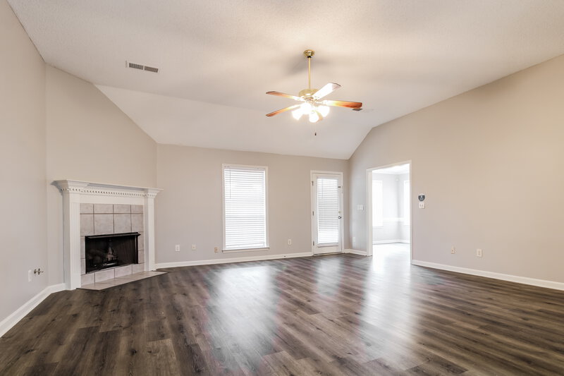 1,910/Mo, 6758 Braybourne Main Olive Branch, MS 38654 Living Room View 2