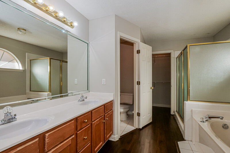 2,760/Mo, 5041 Thornebrook Cv Arlington, TN 38002 Main Bathroom View