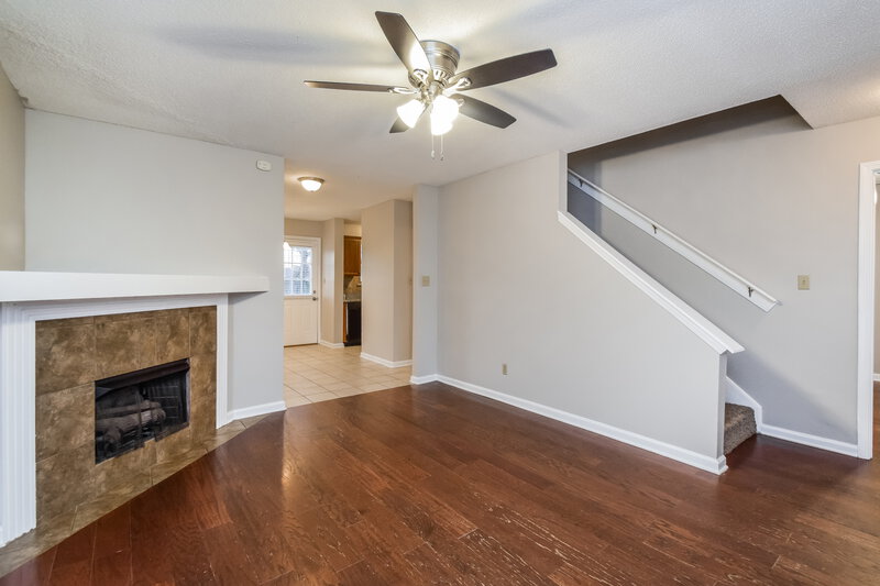 1,790/Mo, 4483 Shadow Glen Cv Horn Lake, MS 38637 Living Room View