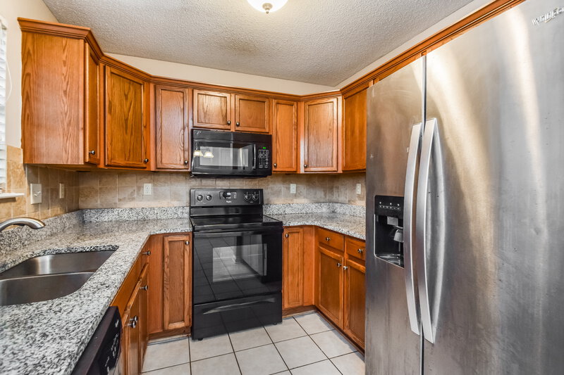 1,790/Mo, 4483 Shadow Glen Cv Horn Lake, MS 38637 Kitchen View