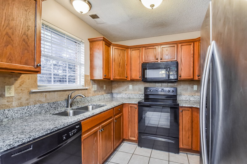 1,790/Mo, 4483 Shadow Glen Cv Horn Lake, MS 38637 Kitchen View 2