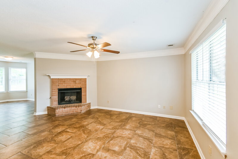 1,995/Mo, 4180 Shadow Oaks Dr Horn Lake, MS 38637 Living Room View 2