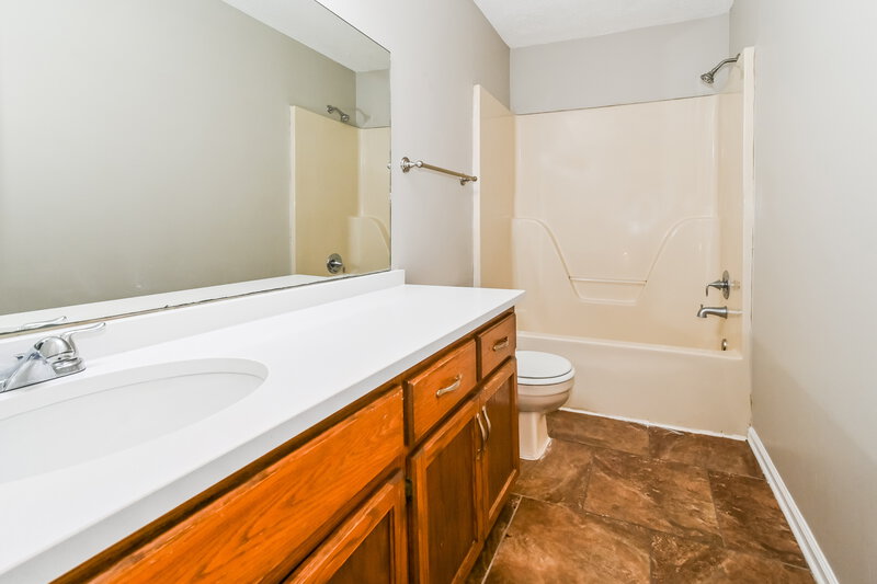 1,995/Mo, 4180 Shadow Oaks Dr Horn Lake, MS 38637 Bathroom View