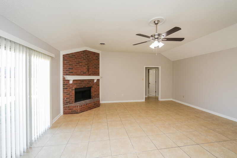 1,985/Mo, 7920 Wentworth Dr Memphis, TN 38125 Living Room View