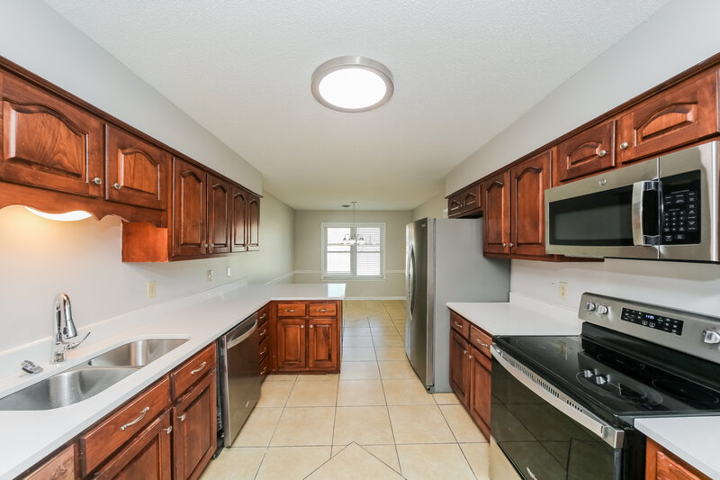 1,985/Mo, 7920 Wentworth Dr Memphis, TN 38125 Kitchen View 2