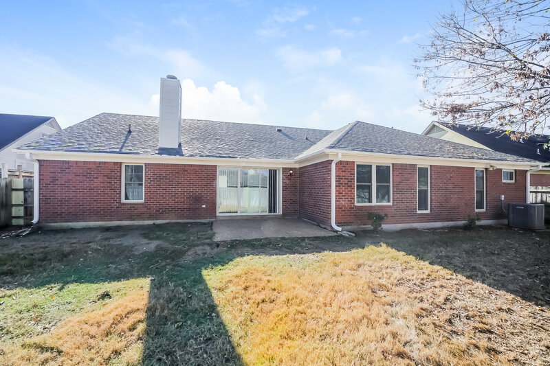 1,985/Mo, 7920 Wentworth Dr Memphis, TN 38125 Rear View